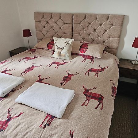 Snug - Abhainn Apartment Хелънсбърг Екстериор снимка