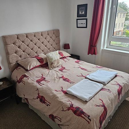 Snug - Abhainn Apartment Хелънсбърг Екстериор снимка