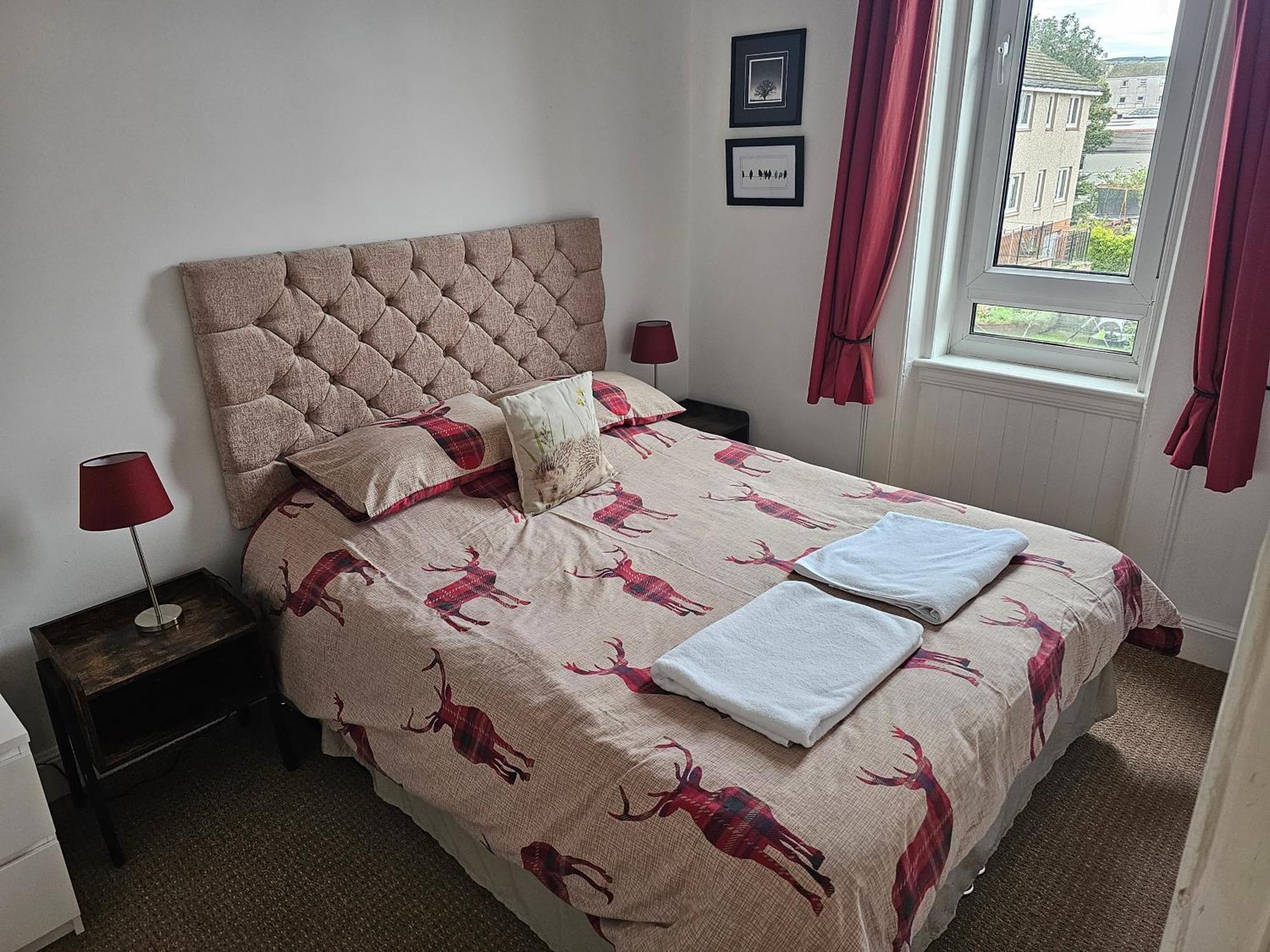 Snug - Abhainn Apartment Хелънсбърг Екстериор снимка