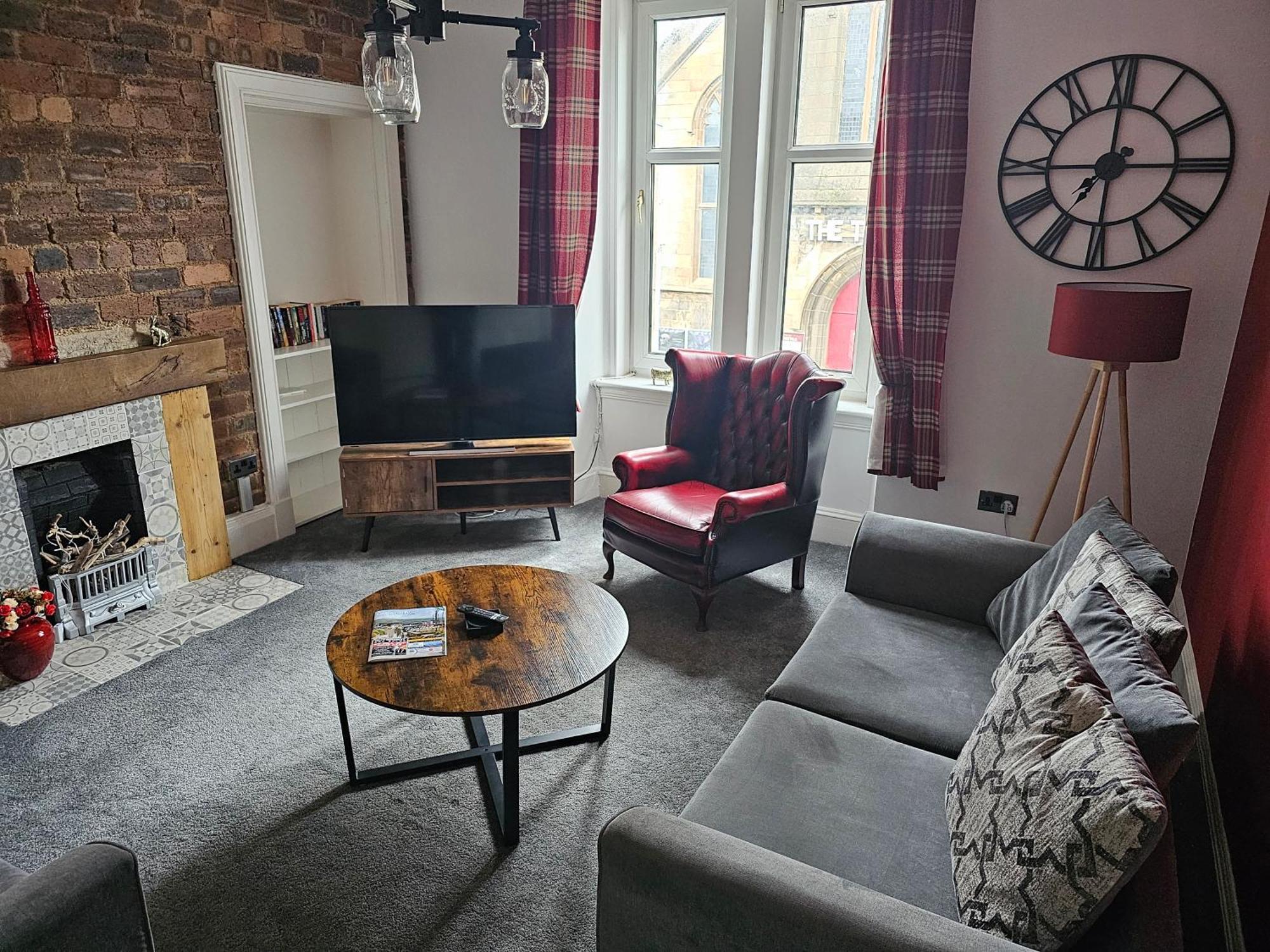 Snug - Abhainn Apartment Хелънсбърг Екстериор снимка